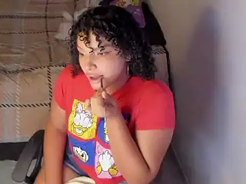 chloe kisses online show from 03.03.26