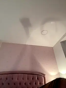 Bella  Wood online show from 11.29.25