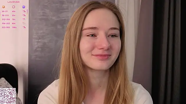 Snapshot of ElvinaRose chatting on 11.20.25 ElvinaRose online show from 11.20.25