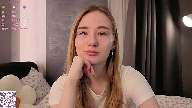 Snapshot of ElvinaRose chatting on 11.27.25 ElvinaRose online show from 11.27.25