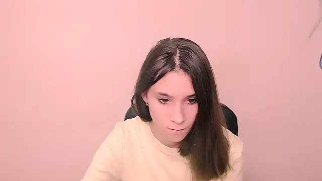 Snapshot of RosaRay_ chatting on 10.18.25 RosaRay online show from 10.18.25