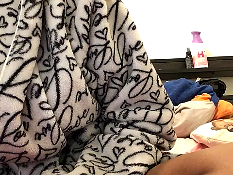 Snapshot of Moxhavix chatting on 11.09.25 Moxhavix online show from 11.09.25