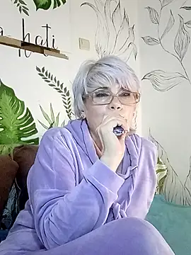 Catty Lady online show from 02.02.26