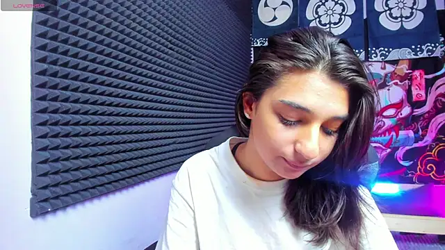 Snapshot of Elfy_Rare_ chatting on 10.14.25 Elfy Rare online show from 10.14.25
