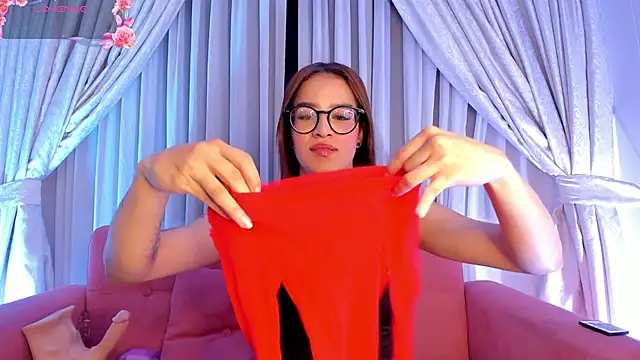 ZoeWestt online show from 12.16.25