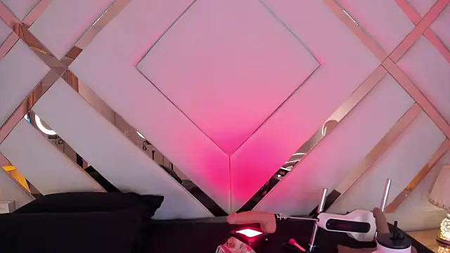 Snapshot of Mariee_rosee chatting on 10.19.25 Mariee rosee online show from 10.19.25