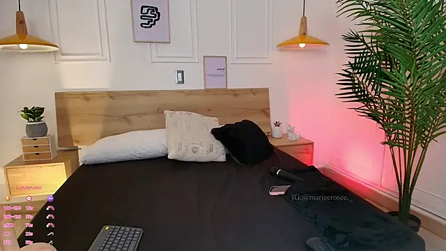 Mariee rosee online show from 04.17.26