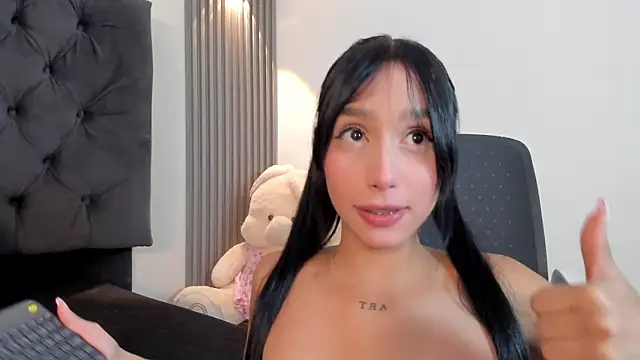 Snapshot of Dulce_Maay chatting on 11.07.25 Dulce Maay online show from 11.07.25