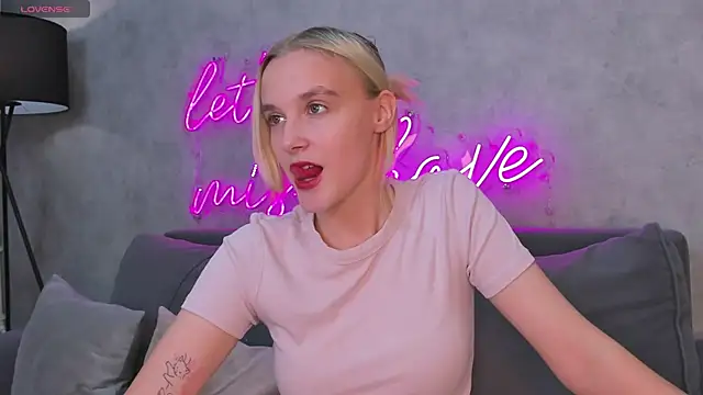 Carolin Miller online show from 09.18.25