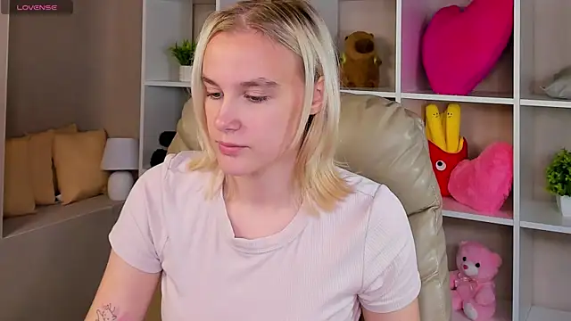 Carolin Miller online show from 09.24.25