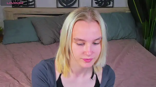 Carolin Miller online show from 09.25.25