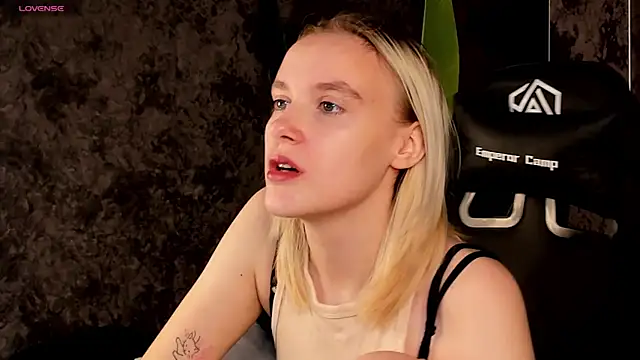 Carolin Miller online show from 10.26.25