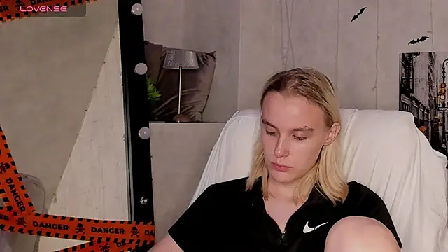 Carolin Miller online show from 11.13.25