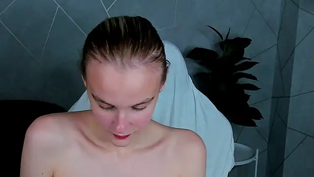 Carolin Miller online show from 11.15.25