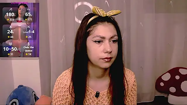 M1kaylaRaven online show from 10.04.25