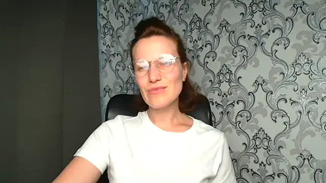 Snapshot of Kelly_Kisss chatting on 06.15.26 Kelly Kisss online show from 06.15.26