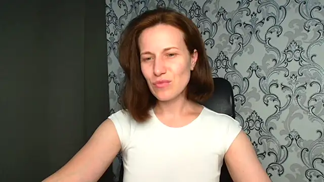 Snapshot of Kelly_Kisss chatting on 06.20.26 Kelly Kisss online show from 06.20.26