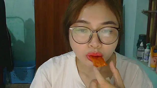 Uhem112 online show from 10.28.25