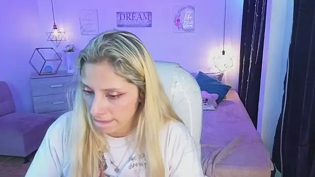 Jennaa Cooper online show from 12.13.25