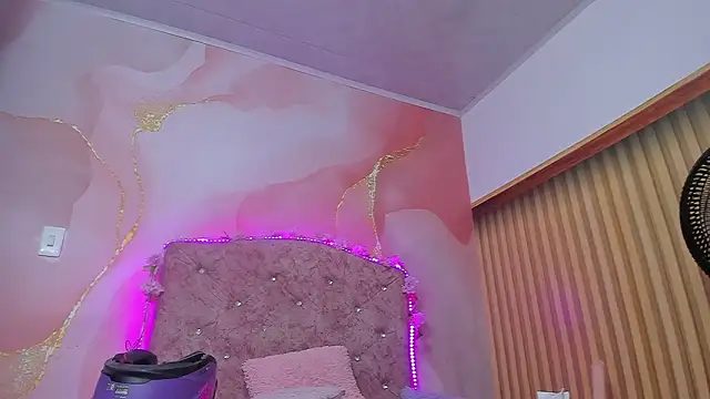 Snapshot of violet_taylor_ chatting on 01.14.26 violet taylor online show from 01.14.26