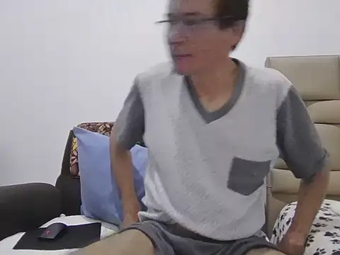 Snapshot of skinnylatino51 chatting on 05.31.26 skinnylatino51 online show from 05.31.26