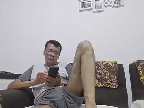 skinnylatino51 online show from 07.17.26
