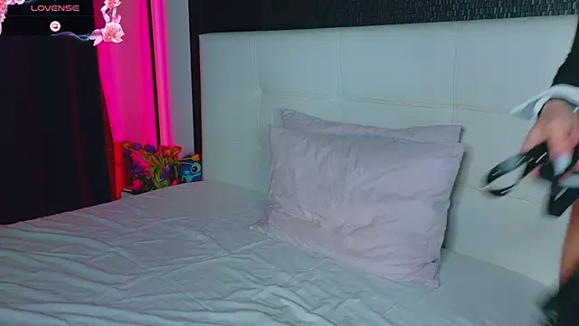 AshleyEttheenn online show from 03.31.26