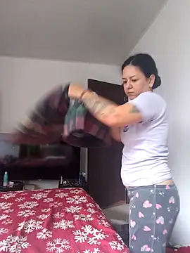 Abbyjoness21 online show from 09.15.25