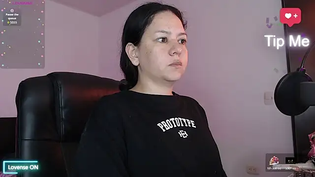 Abbyjoness21 online show from 11.24.25