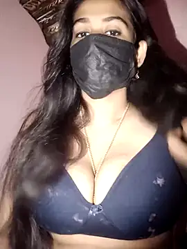 umairahaasan 1 online show from 10.27.25