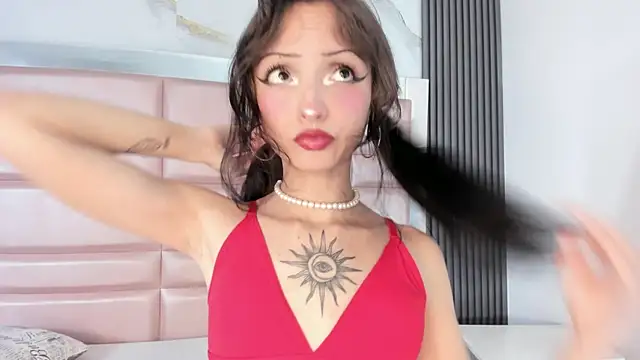 Snapshot of MaddieStark chatting on 10.28.25 MaddieStark online show from 10.28.25