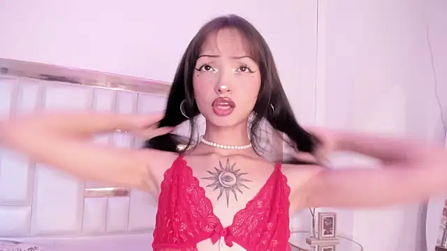 Snapshot of MaddieStark chatting on 11.03.25 MaddieStark online show from 11.03.25