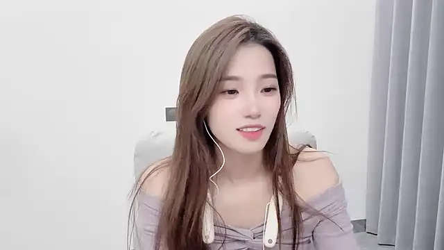 yuyu 77 online show from 10.24.25