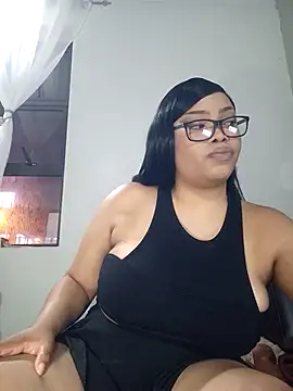 MadamPinky online show from 11.23.25