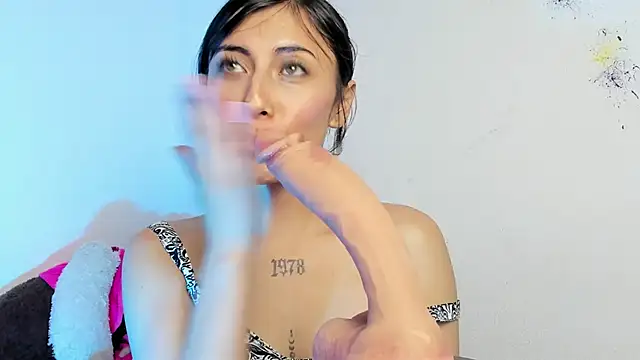 Alanaloiiss  online show from 09.12.25