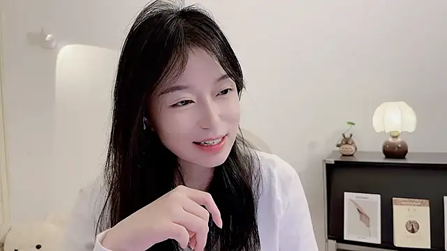 Onechestnut online show from 11.18.25