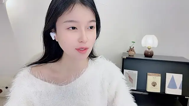 Onechestnut online show from 12.05.25