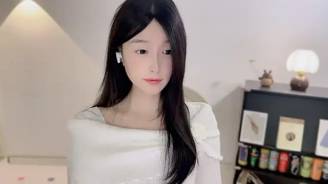 Onechestnut online show from 12.20.25