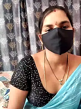 Snapshot of Lalitha-1995 chatting on 04.21.26 Lalitha-1995 online show from 04.21.26