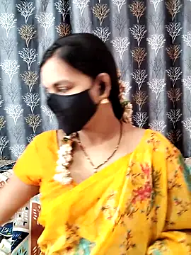 Snapshot of Lalitha-1995 chatting on 04.28.26 Lalitha-1995 online show from 04.28.26