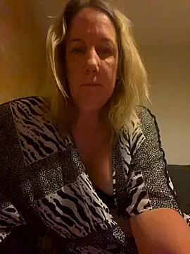 X-Victoria-X online show from 09.12.25