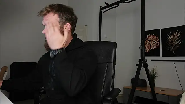 Stewart Barnz online show from 11.10.25