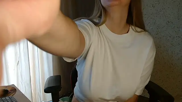 Miaxfox online show from 03.12.26