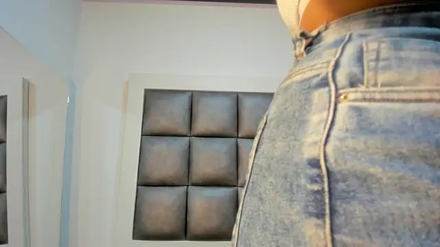 Mia lopez   online show from 09.18.25