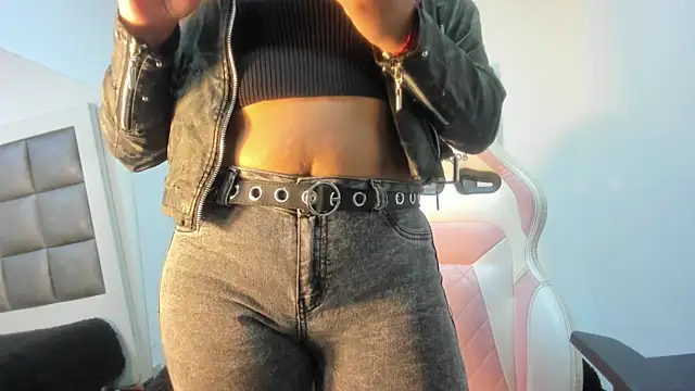 Mia lopez   online show from 09.19.25