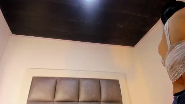 Mia lopez   online show from 09.23.25