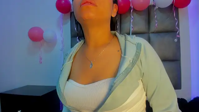 Mia lopez   online show from 11.07.25