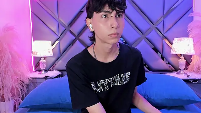 Milan LewisS online show from 02.10.26