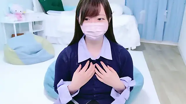 Snapshot of kiyoka_love chatting on 10.21.25 kiyoka love online show from 10.21.25