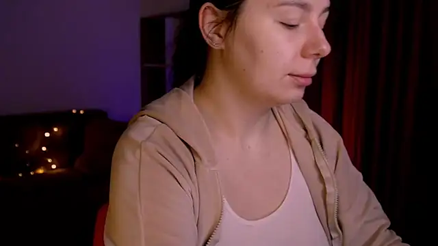 Snapshot of Di_na_Bell chatting on 02.26.26 Di na Bell online show from 02.26.26